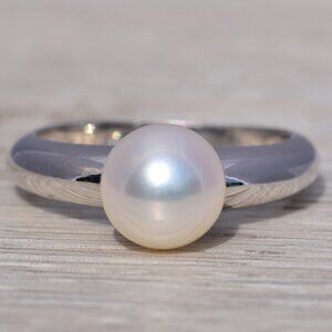 Akoya Pearl Ring in White Gold